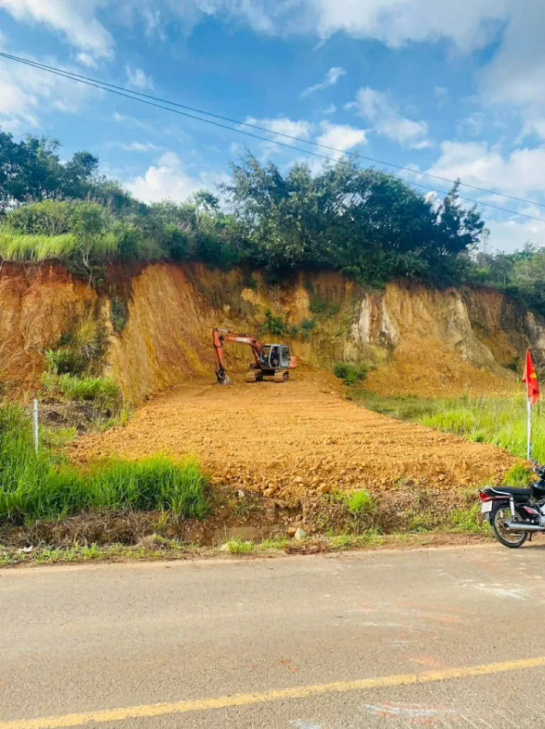 CHÍNH CHỦ CẦN BÁN LÔ ĐẤT VÀNG 500M² MẶT ĐƯỜNG NHỰA – NGAY CỔNG CHÙA LINH BỬU, NAM HÀ – THẾ ĐẤT DƯƠNG, HƯỚNG ĐÔNG NAM