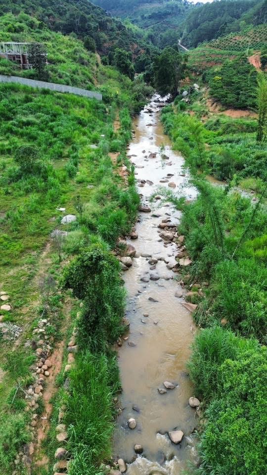 Bán đất giáp suối Ven Đà Lạt 1000m2 sẵn 200m thổ cư, ngang 10m tại Mê Linh - Lâm Hà