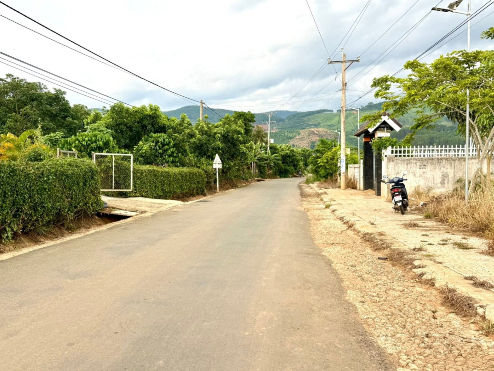 BÁN ĐẤT ĐẸP MẶT NHỰA – THÔN 3 MÊ LINH, VEN ĐÀ LẠT